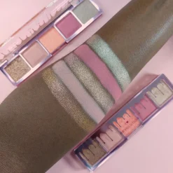 I Heart Revolution Mini Chocolate Eyeshadow Palette Raspberry Fool