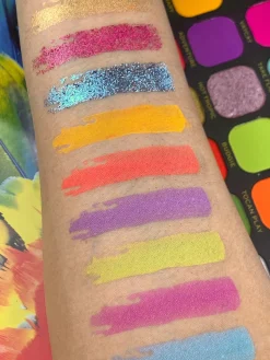 Makeup Revolution Forever Flawless Bird of Paradise Eyeshadow Palette