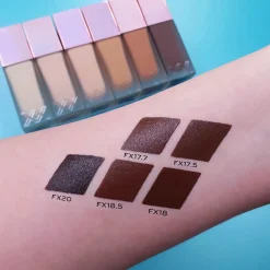 XX Revolution Glow Skin FauXXdation Foundation FX20 27ml